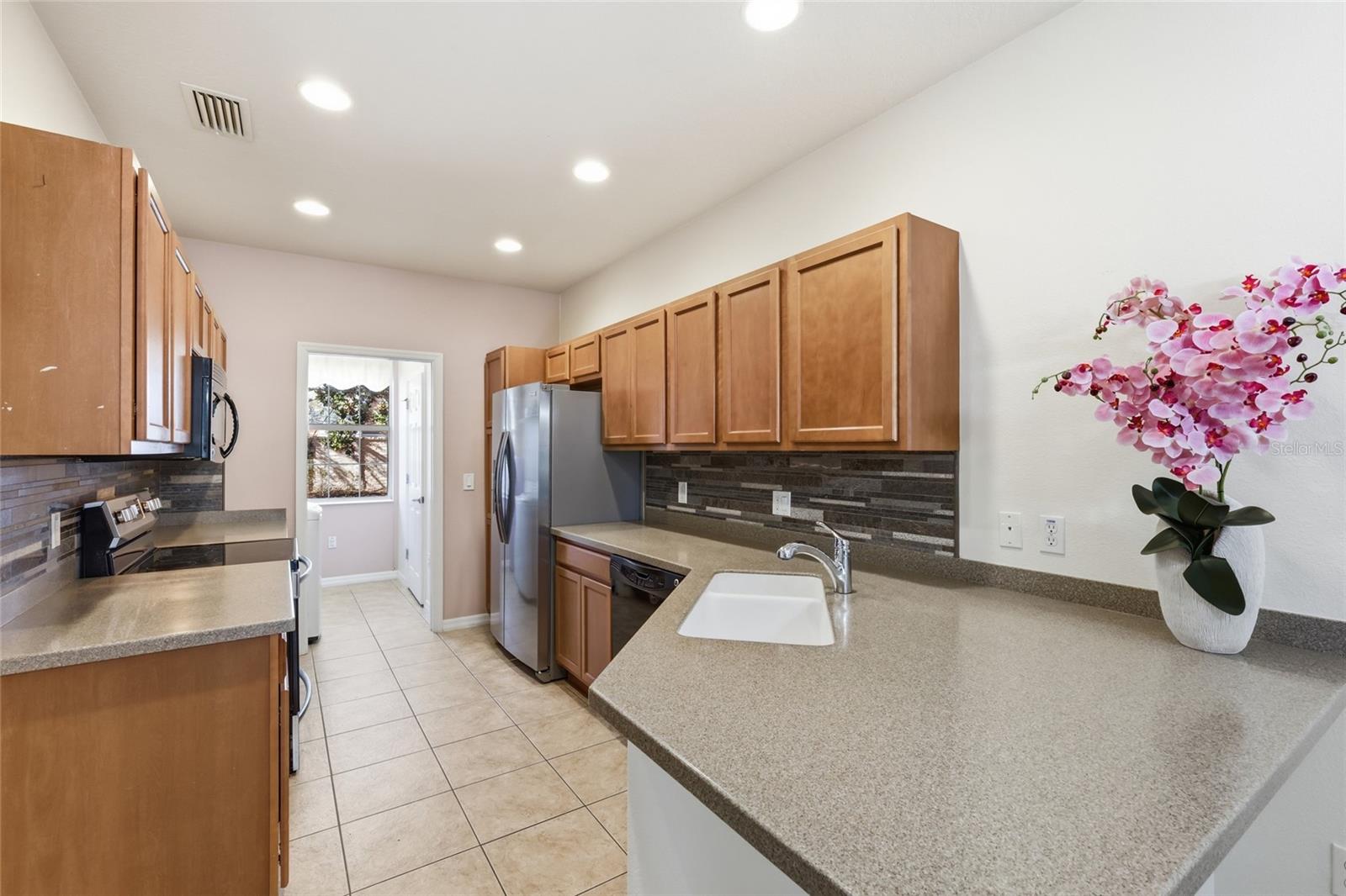 Image 11 of 31 For 3880 82nd Avenue Circle E 104