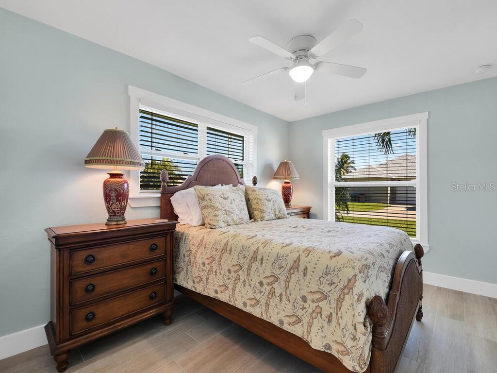 Image 23 of 37 For 3840 13th Avenue