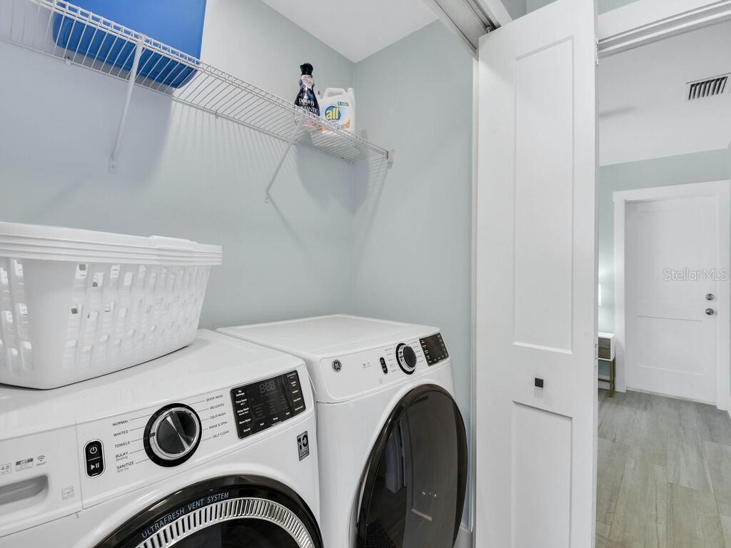 Image 26 of 37 For 3840 13th Avenue