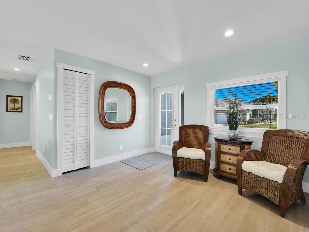 Image 7 of 37 For 3840 13th Avenue