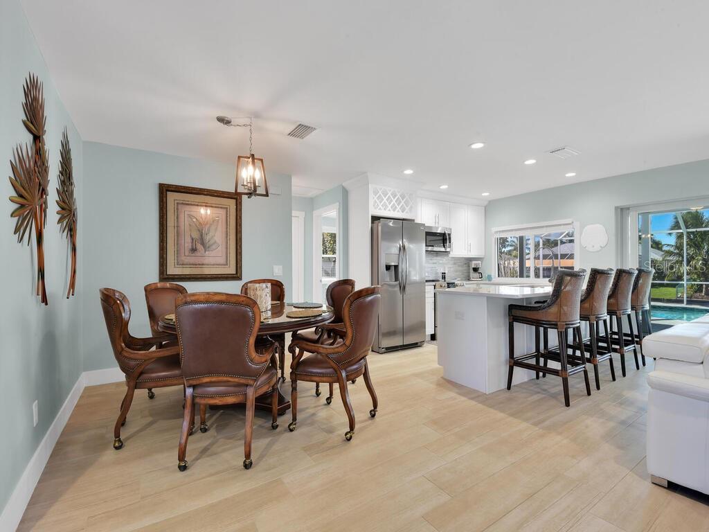 Image 8 of 37 For 3840 13th Avenue