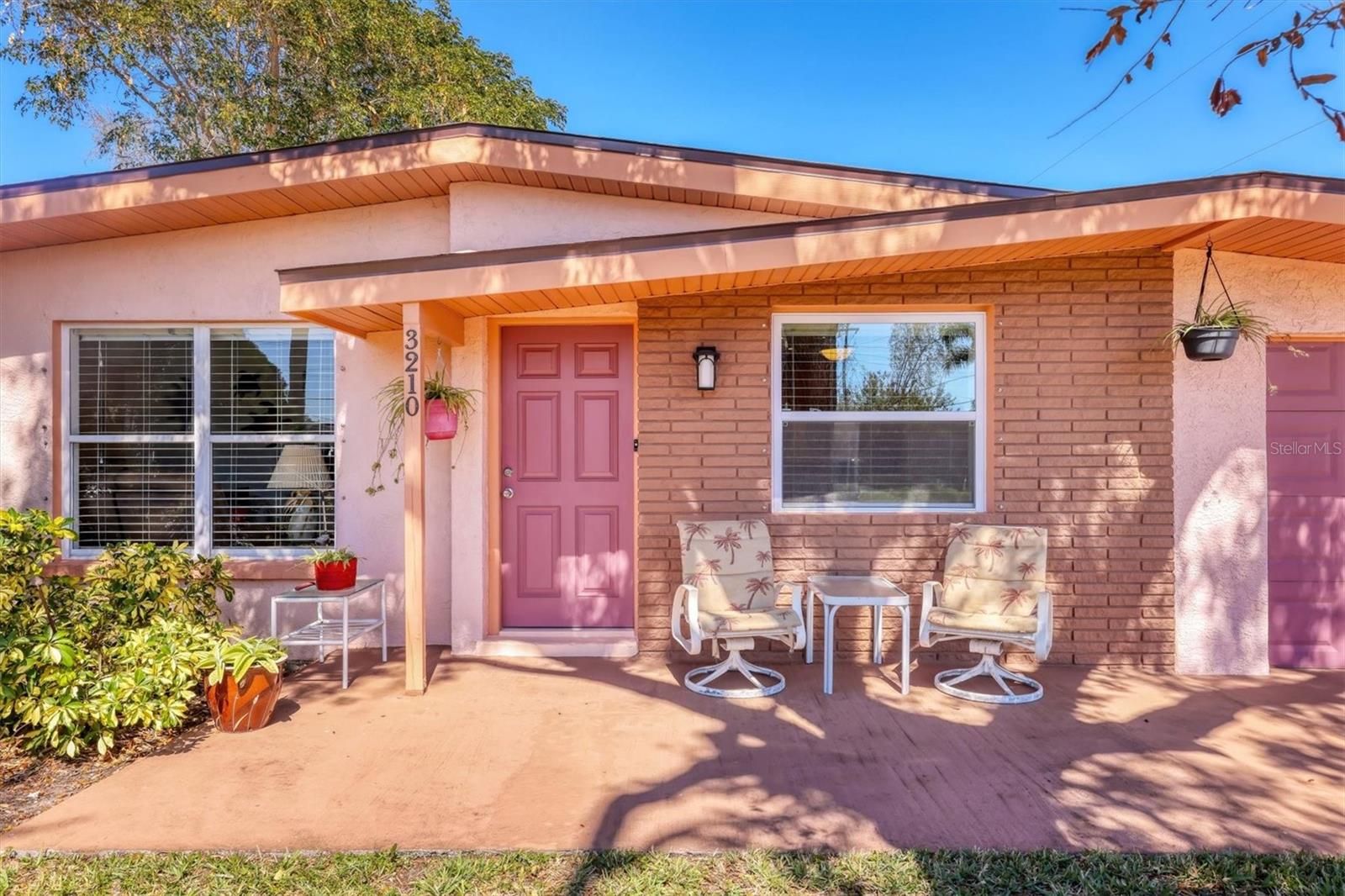 Image 2 of 40 For 3210 21st Avenue Drive W