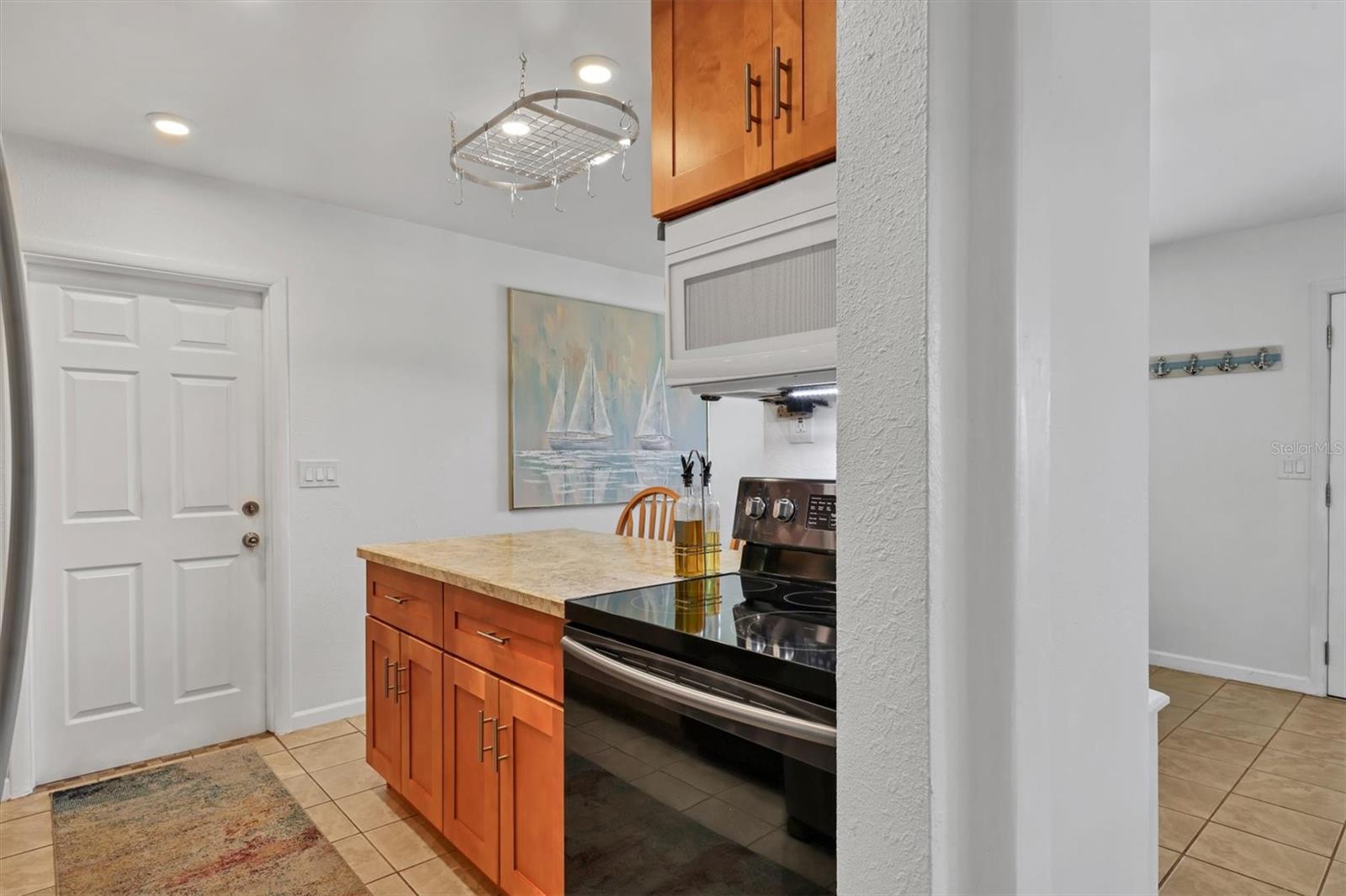 Image 8 of 40 For 3210 21st Avenue Drive W