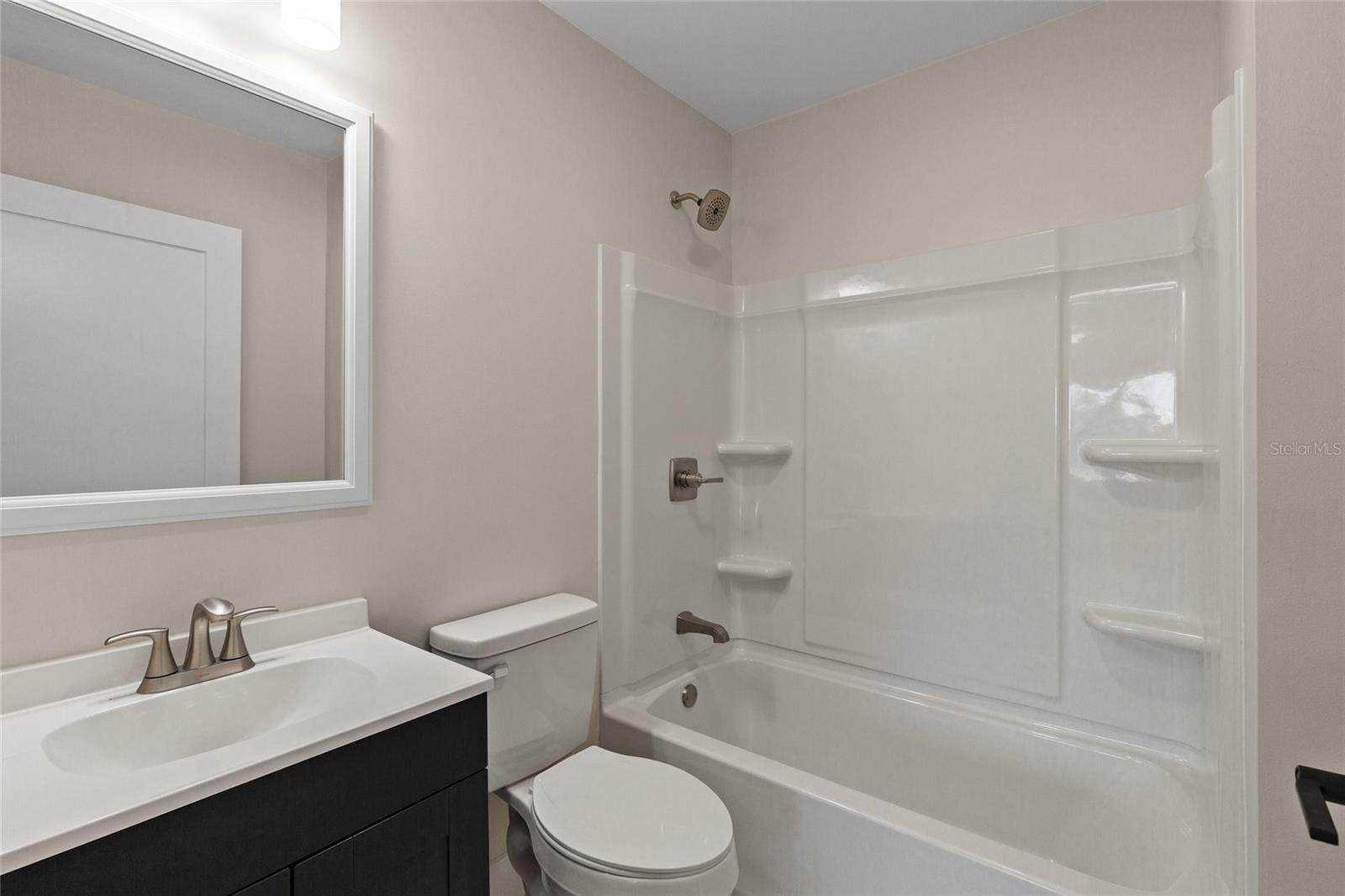 Listing photo id 11 for 5418 6th Avenue N