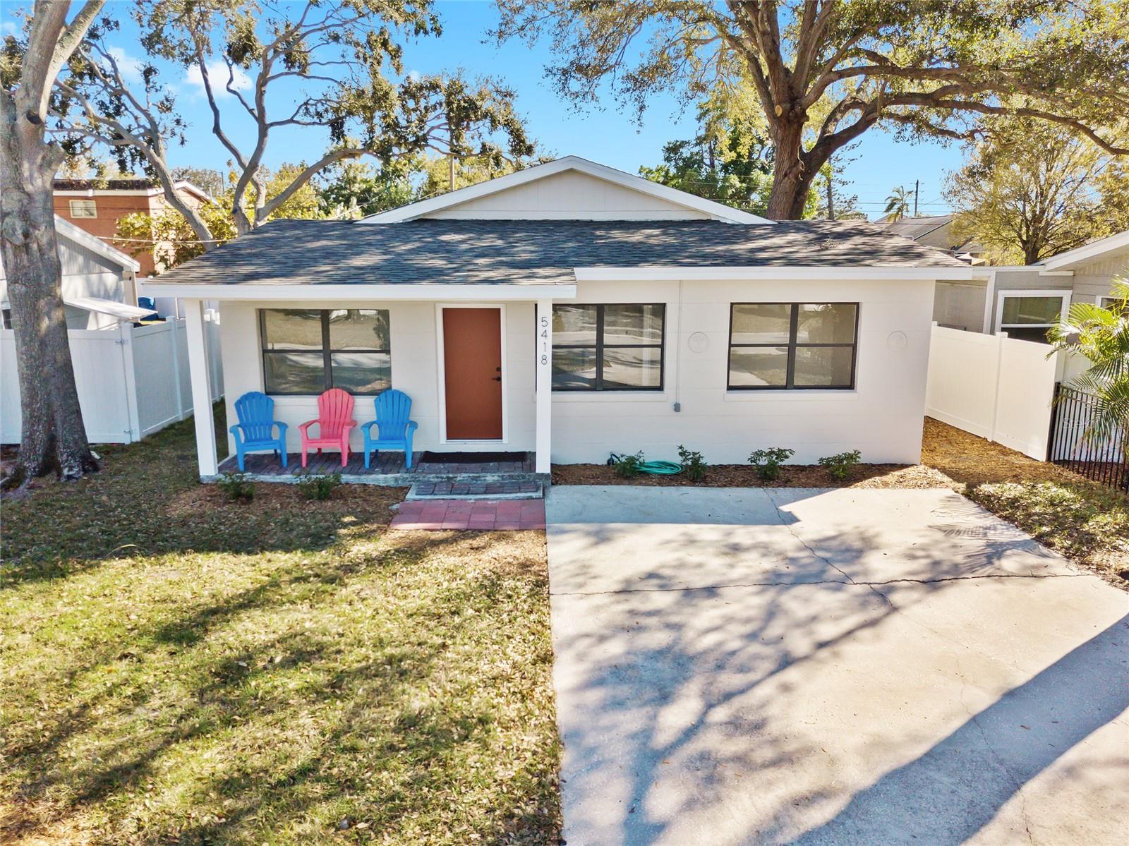 Listing photo id 16 for 5418 6th Avenue N