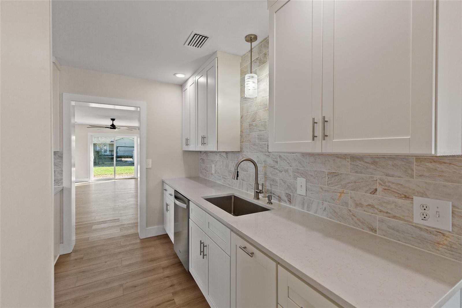 Listing photo id 0 for 5418 6th Avenue N