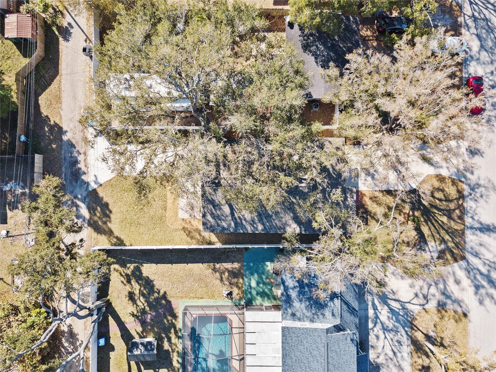 Listing photo id 21 for 5418 6th Avenue N