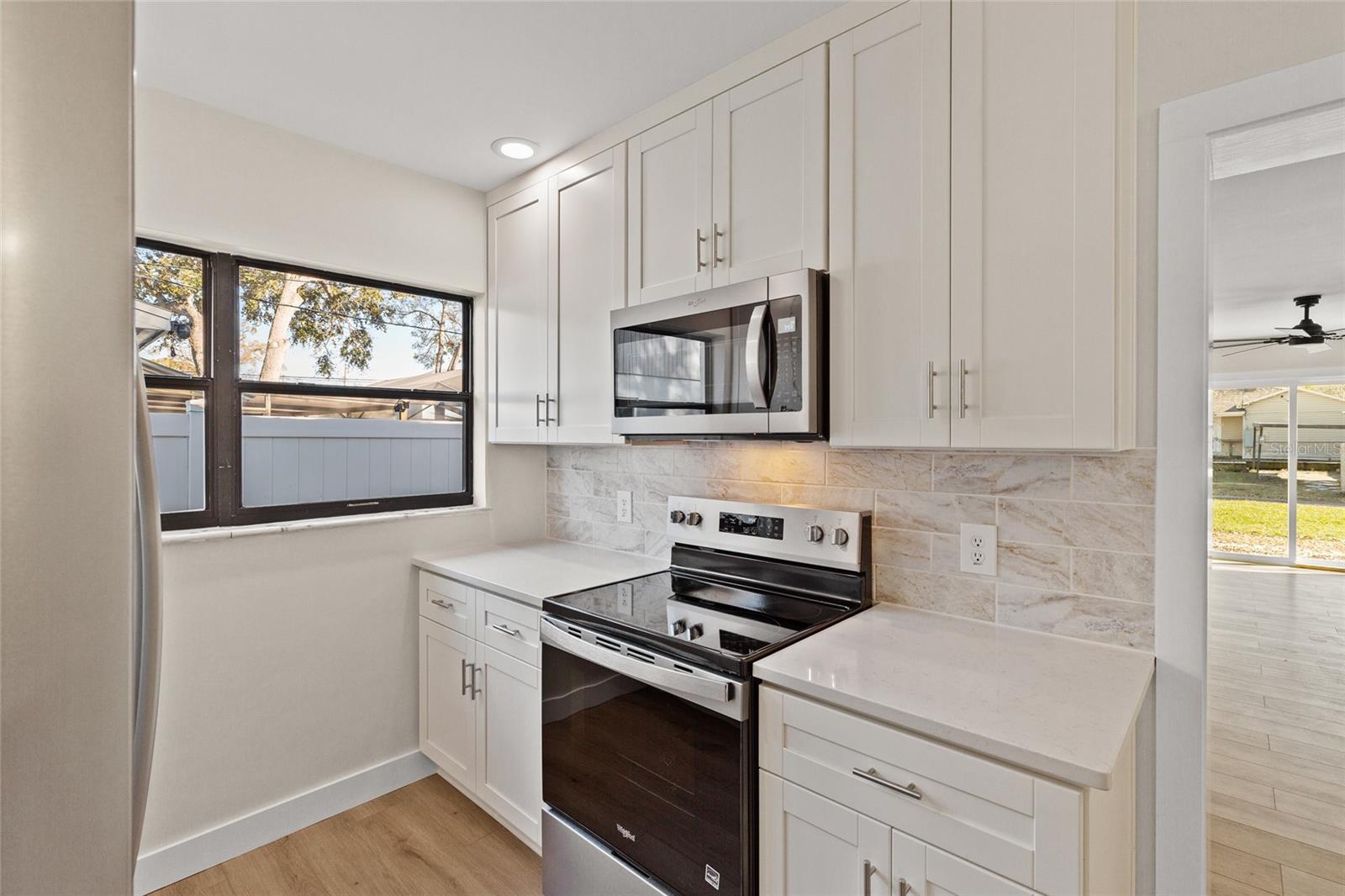 Listing photo id 2 for 5418 6th Avenue N