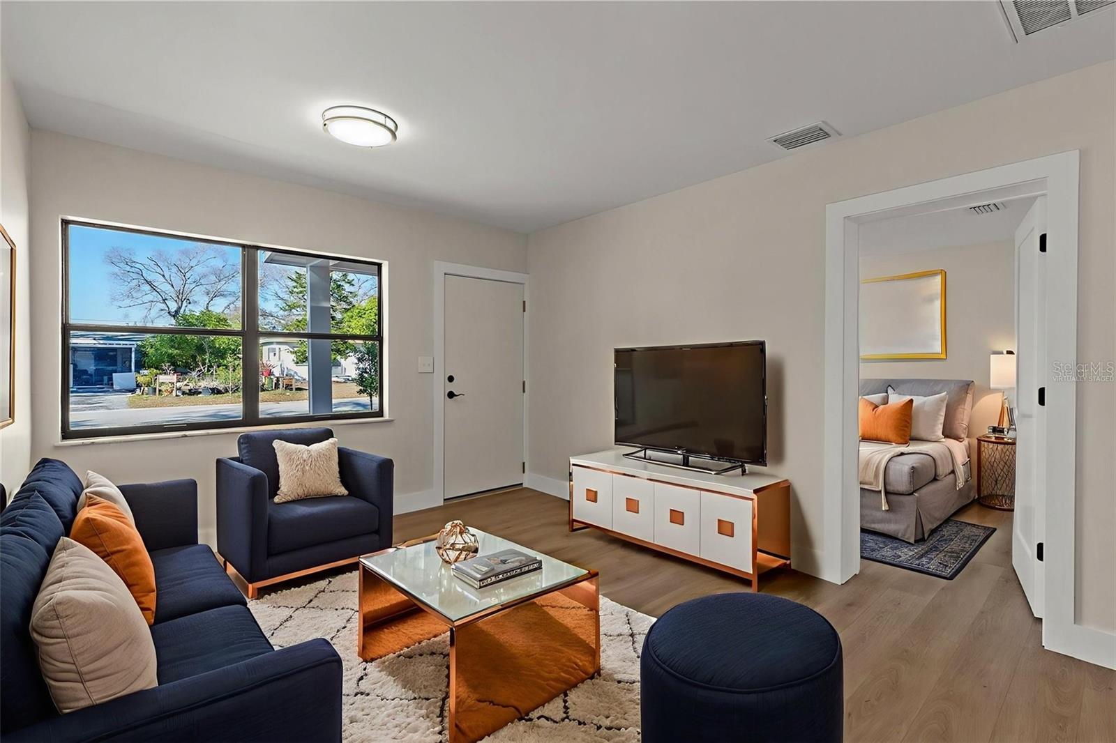 Listing photo id 3 for 5418 6th Avenue N