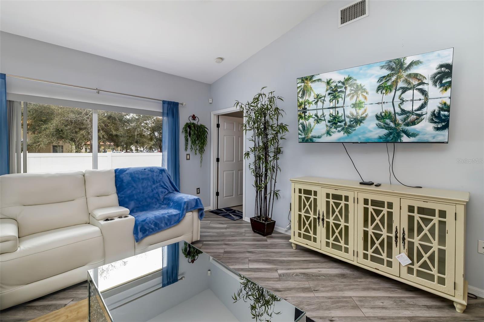 Image 11 of 44 For 411 28th Street W