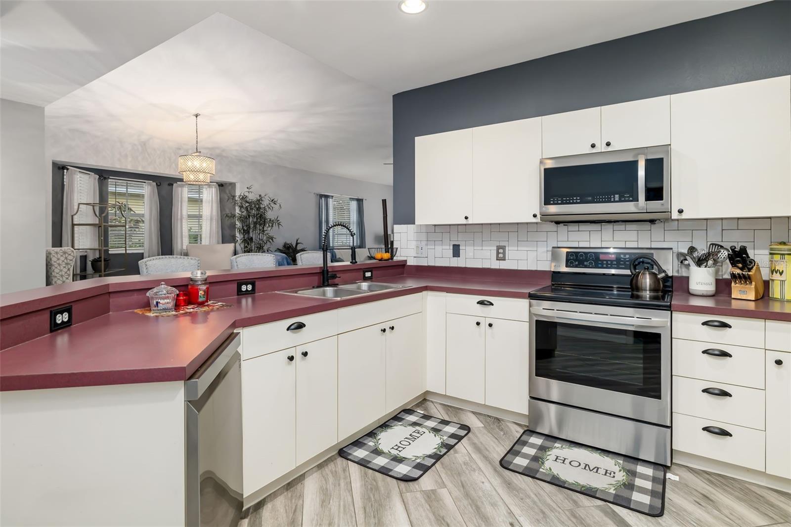 Image 13 of 44 For 411 28th Street W