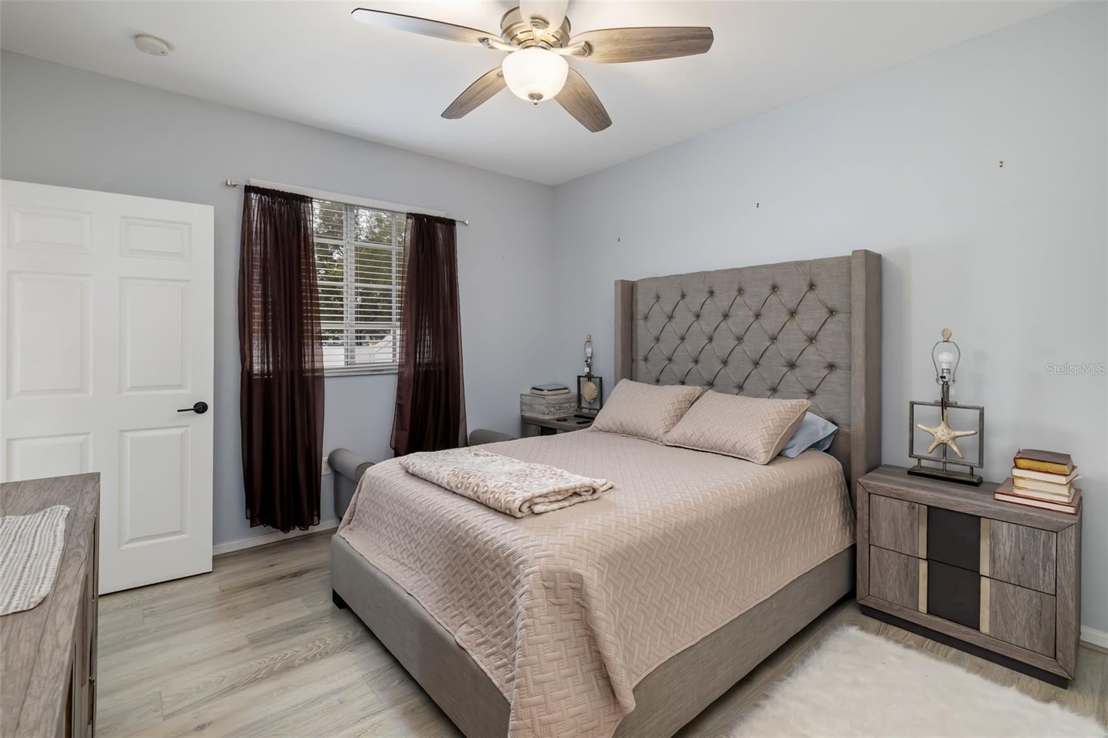 Image 21 of 44 For 411 28th Street W