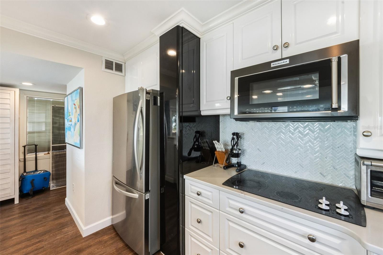 Image 11 of 42 For 103 Palm Avenue