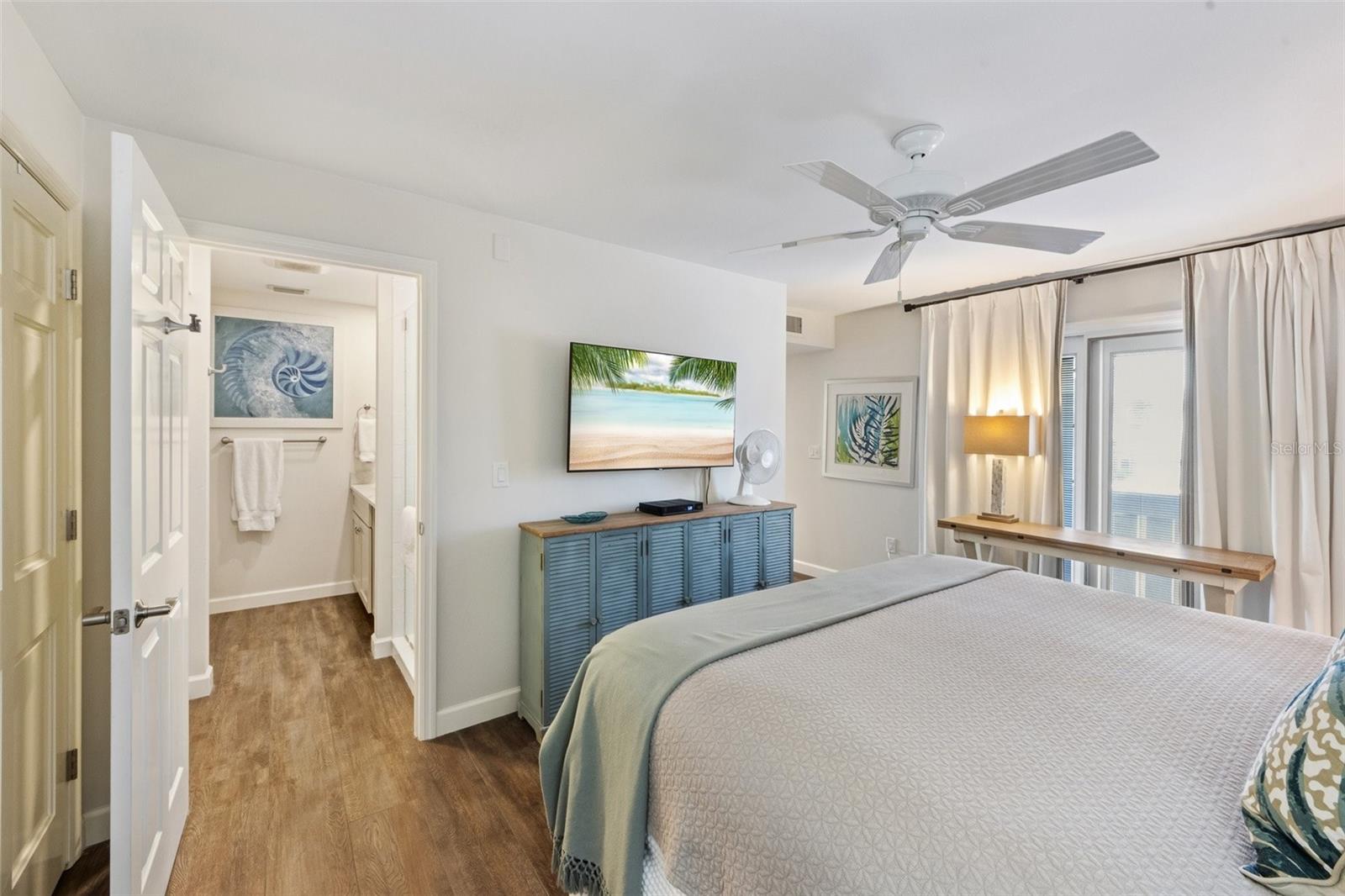 Image 17 of 42 For 103 Palm Avenue