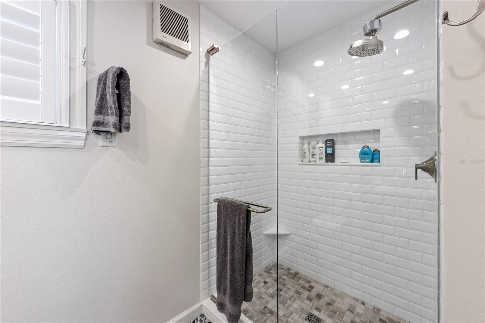 Image 25 of 42 For 103 Palm Avenue