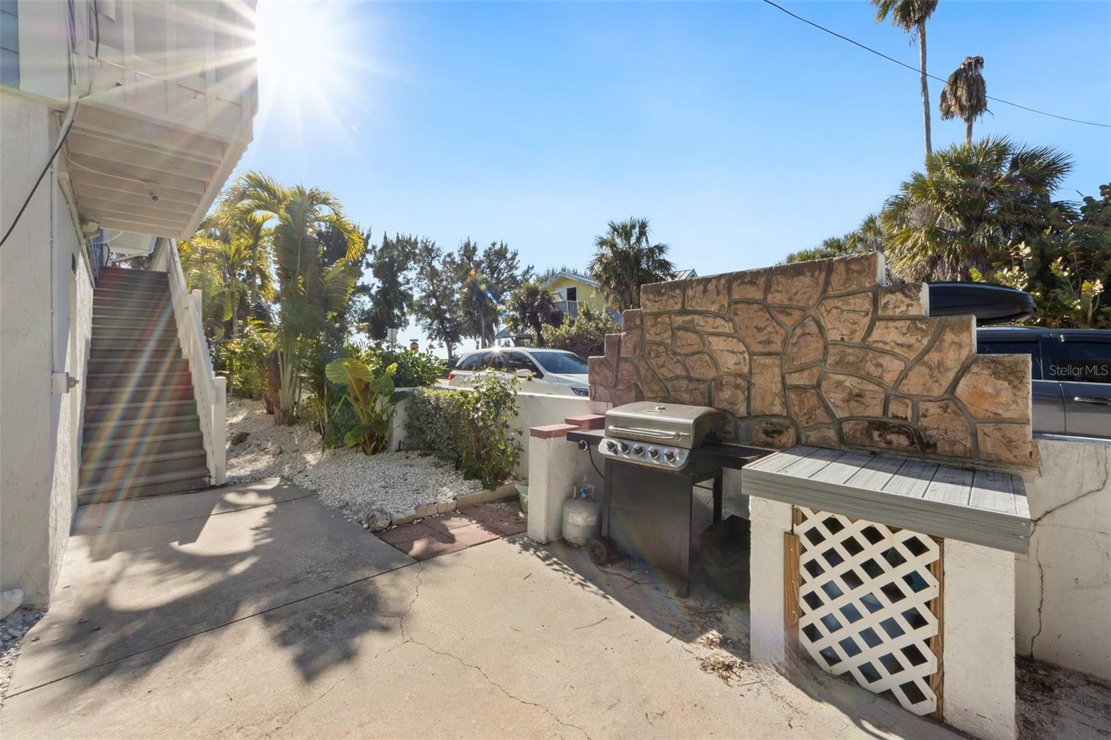 Image 28 of 42 For 103 Palm Avenue