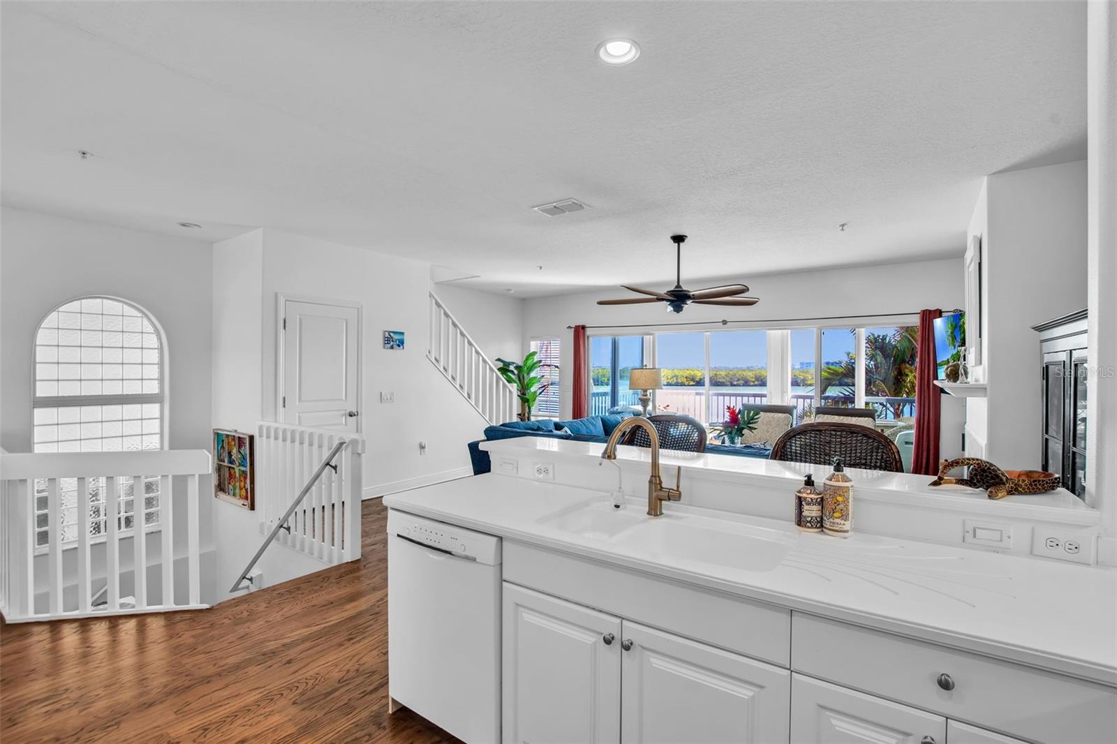 Image 15 of 45 For 9203 Midnight Pass Road 2