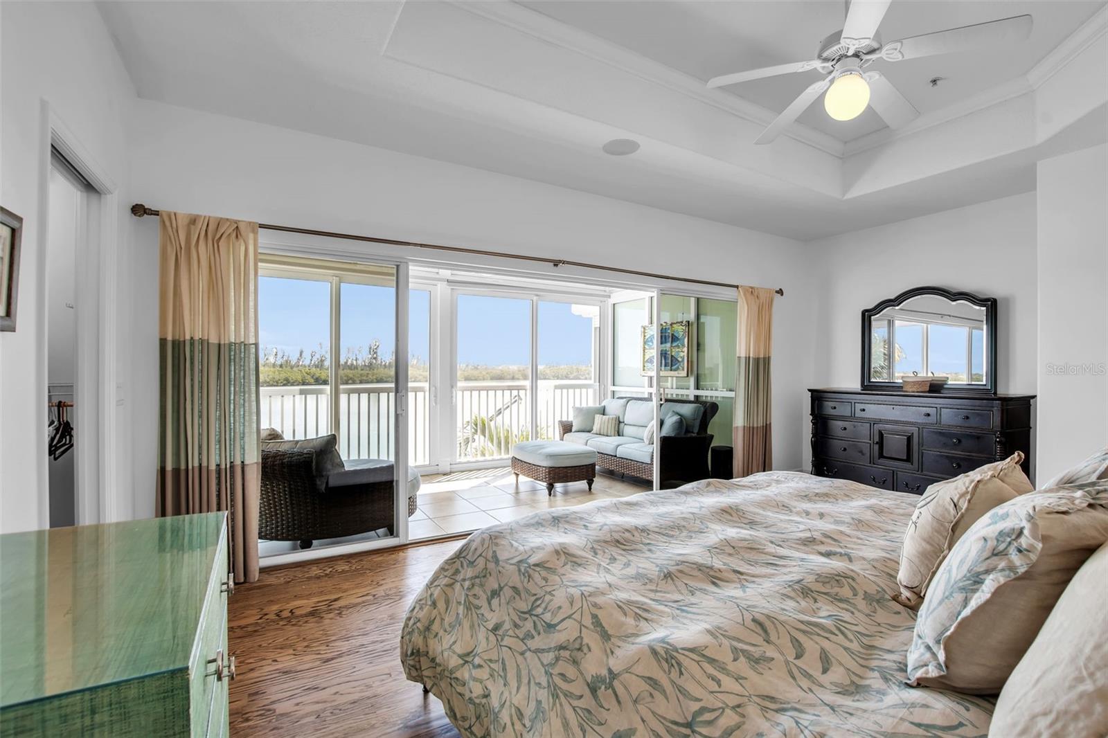 Image 18 of 45 For 9203 Midnight Pass Road 2