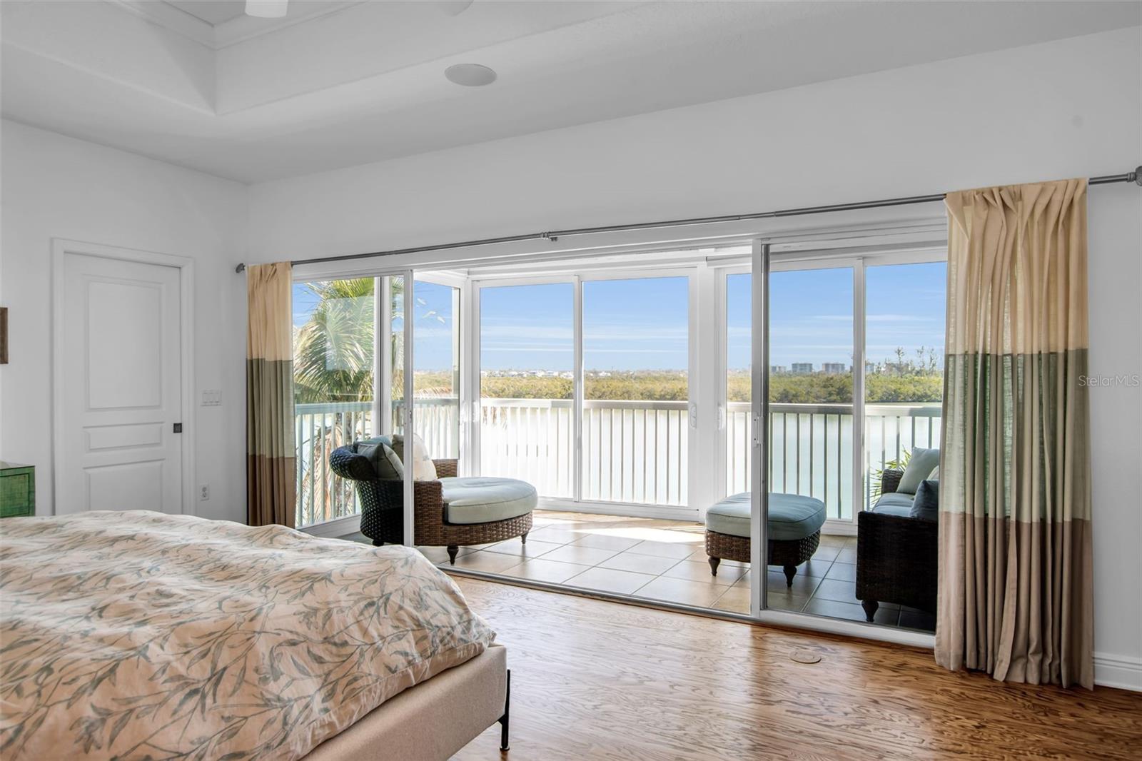 Image 20 of 45 For 9203 Midnight Pass Road 2