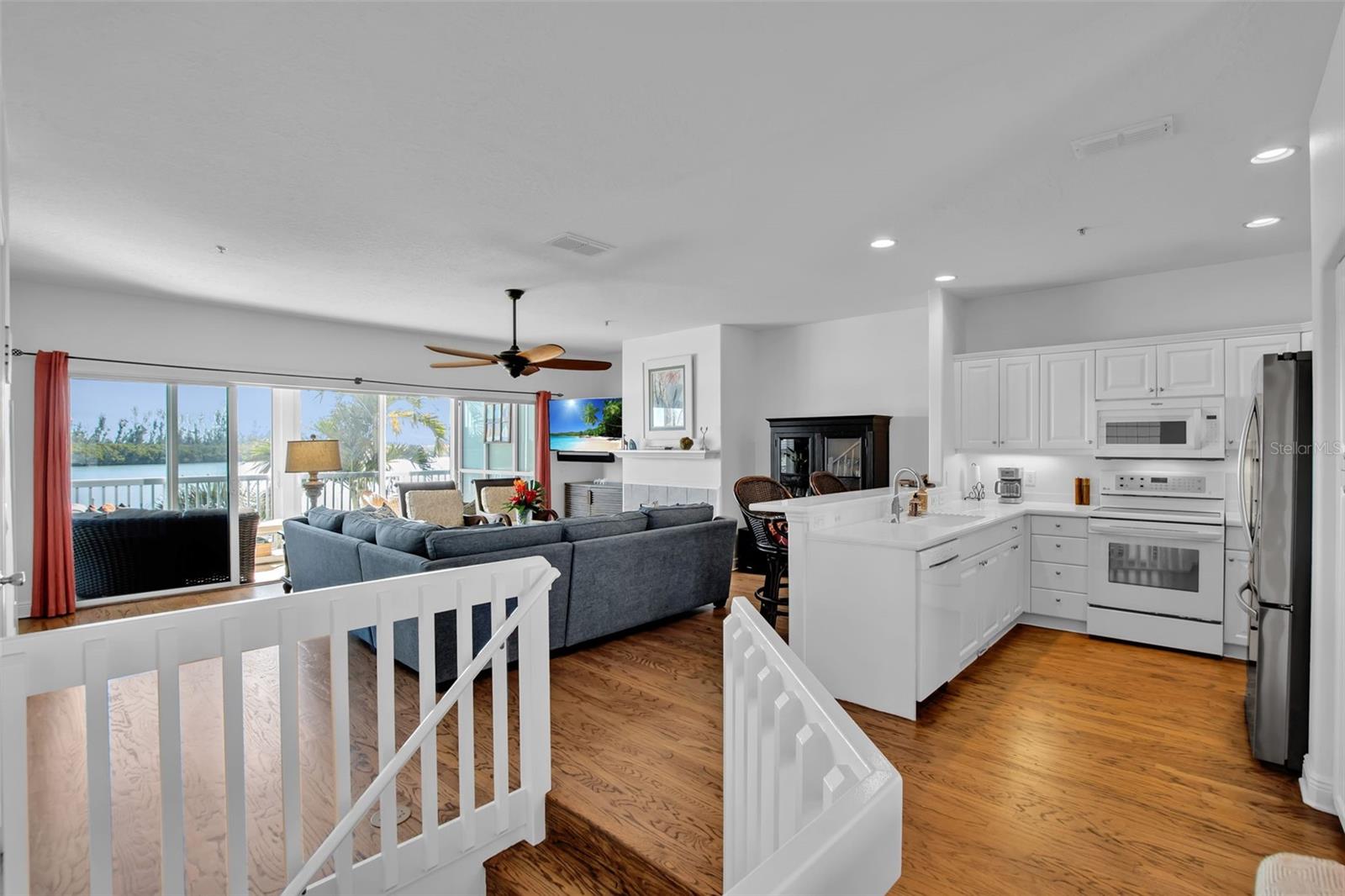 Image 3 of 45 For 9203 Midnight Pass Road 2