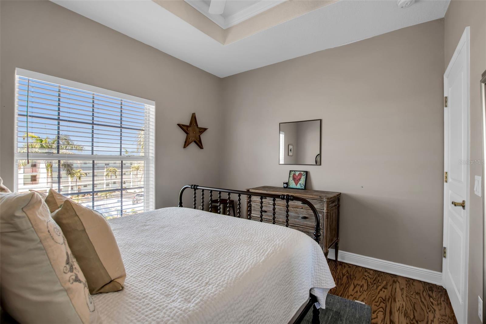 Image 30 of 45 For 9203 Midnight Pass Road 2