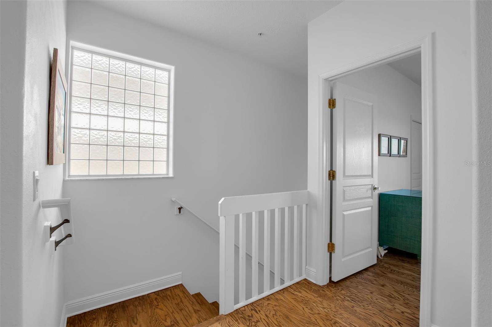 Image 32 of 45 For 9203 Midnight Pass Road 2