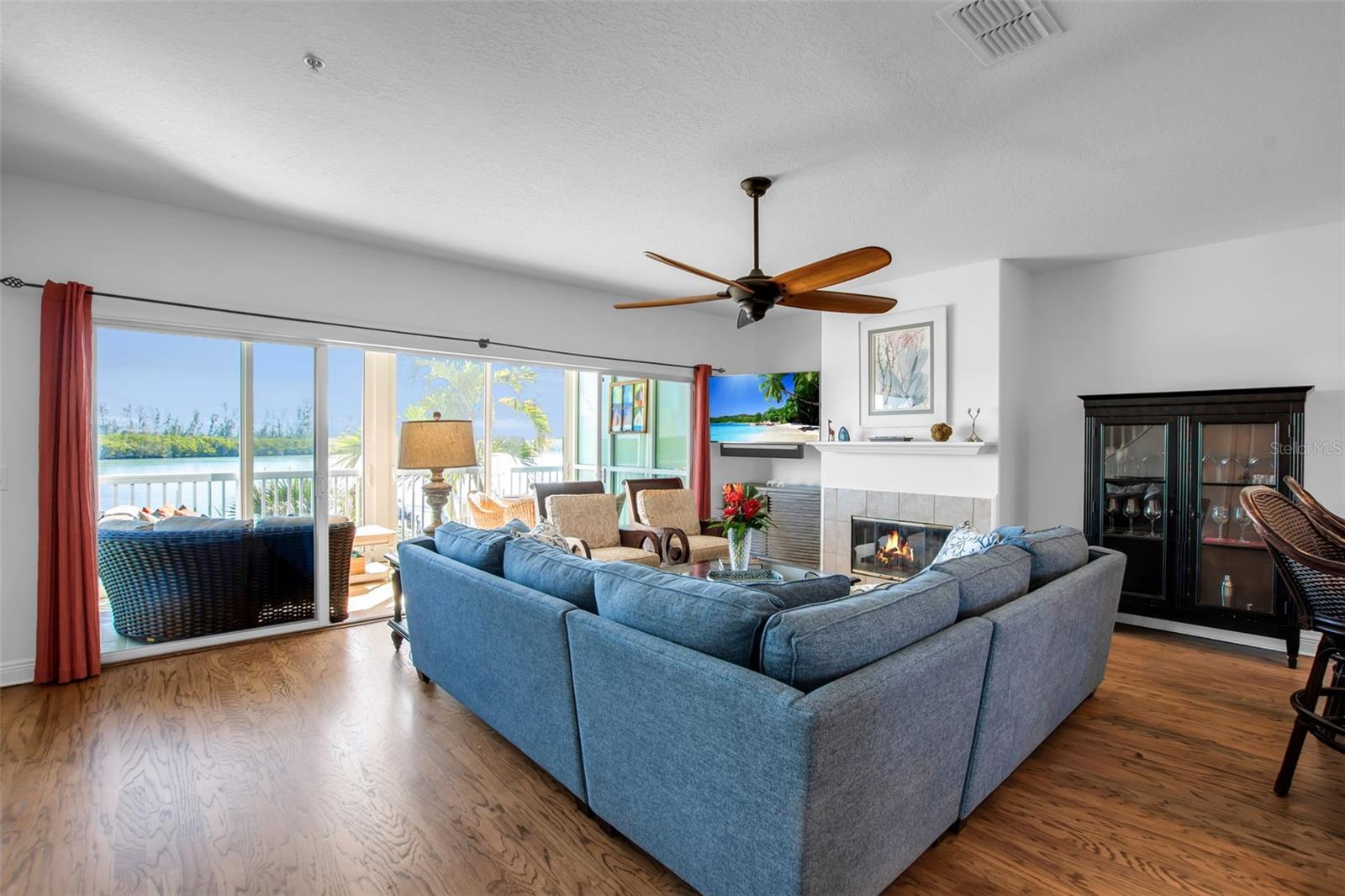 Image 4 of 45 For 9203 Midnight Pass Road 2