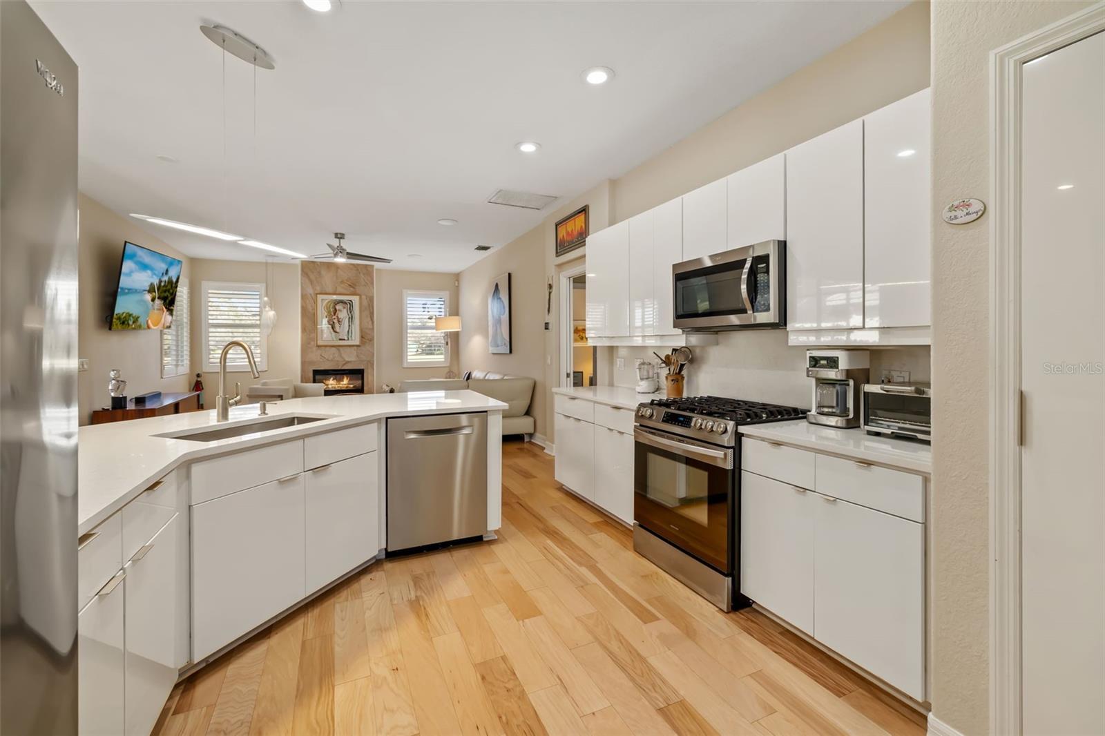 Image 8 of 84 For 9819 Discovery Terrace