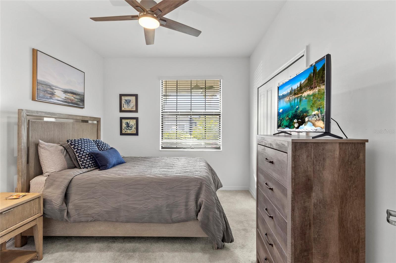 Image 10 of 41 For 15944 Honey Suckle Street