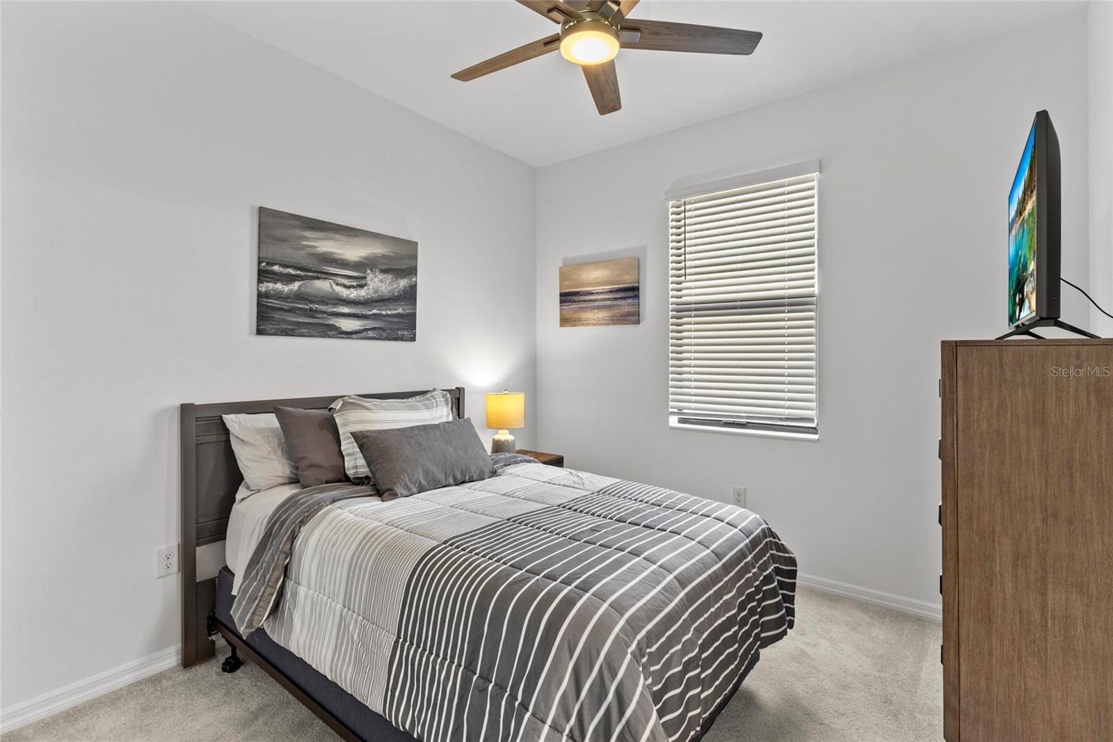 Image 13 of 41 For 15944 Honey Suckle Street