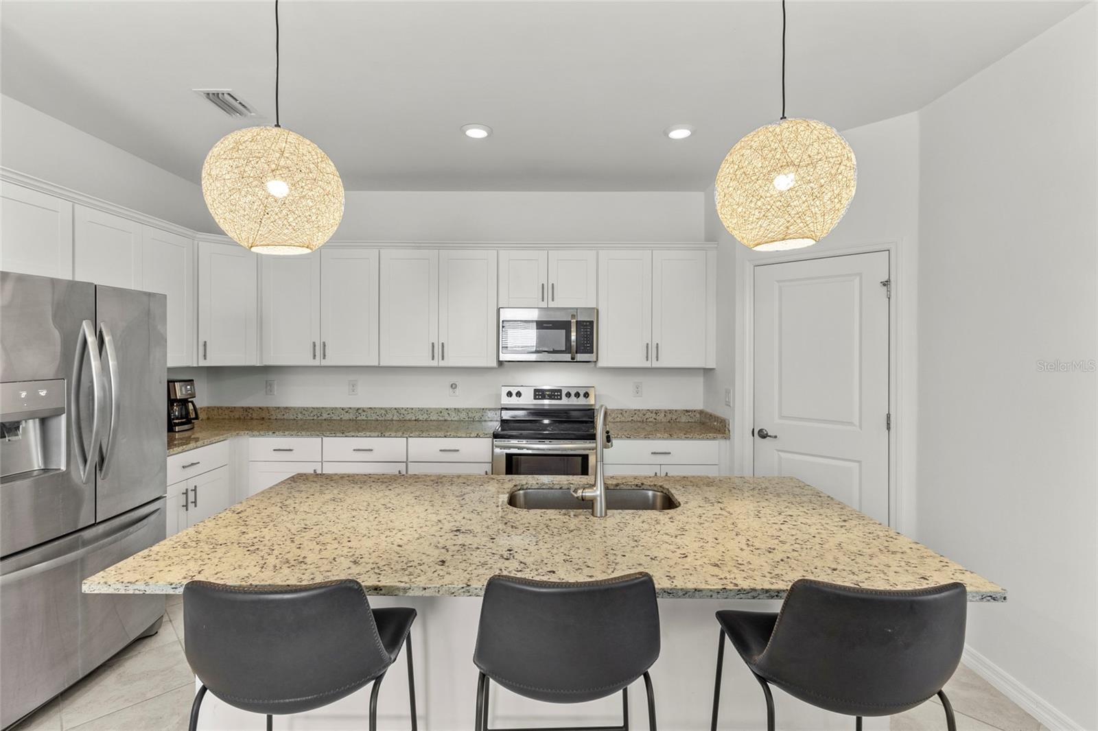 Image 17 of 41 For 15944 Honey Suckle Street