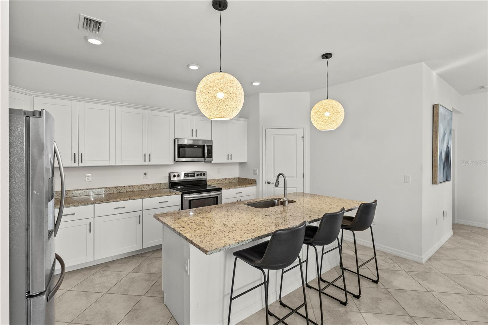 Image 19 of 41 For 15944 Honey Suckle Street