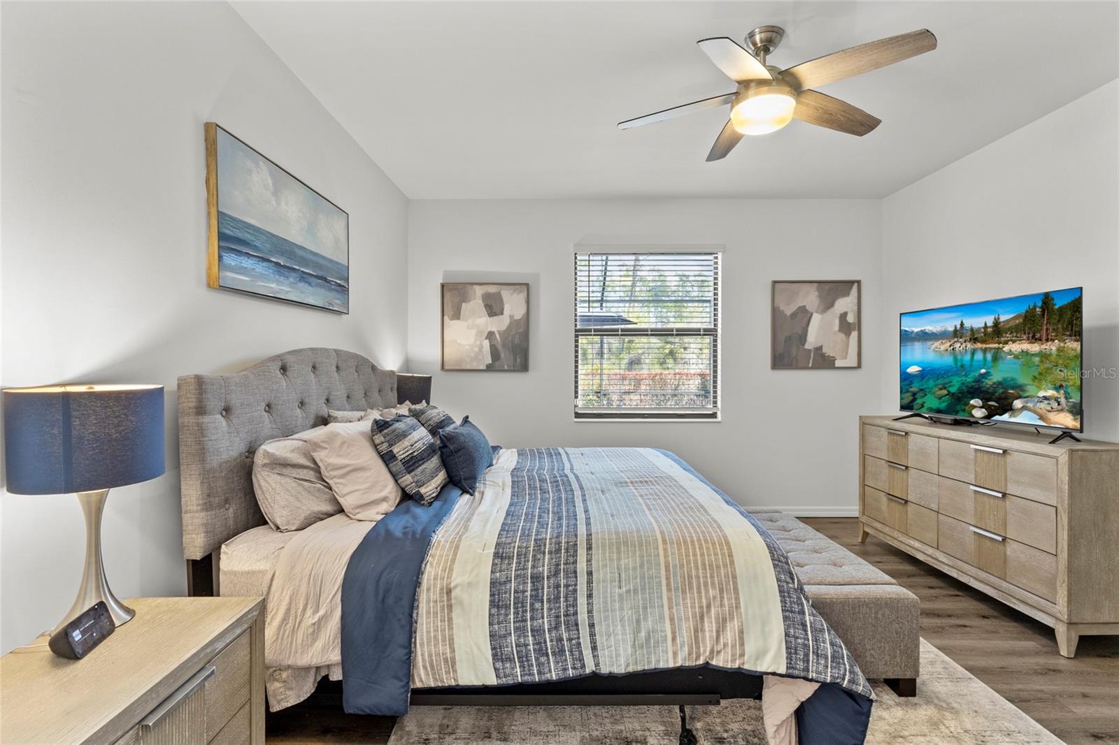 Image 22 of 41 For 15944 Honey Suckle Street