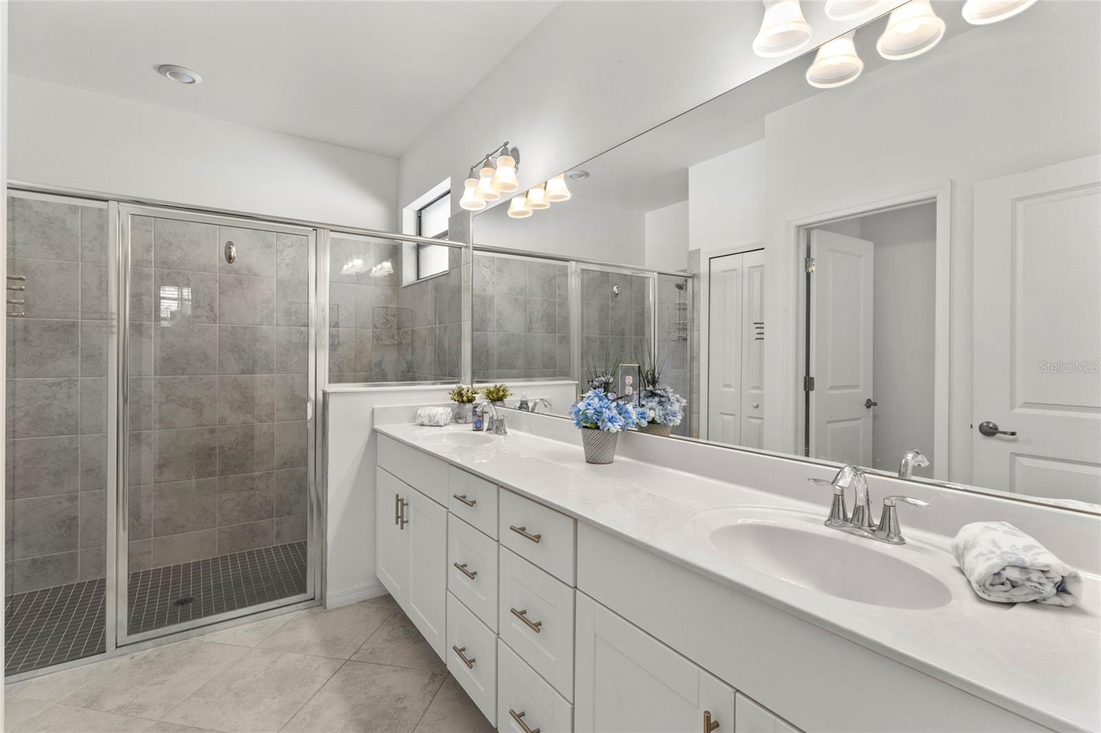 Image 24 of 41 For 15944 Honey Suckle Street