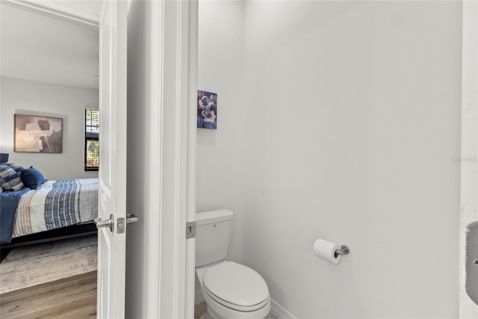 Image 25 of 41 For 15944 Honey Suckle Street