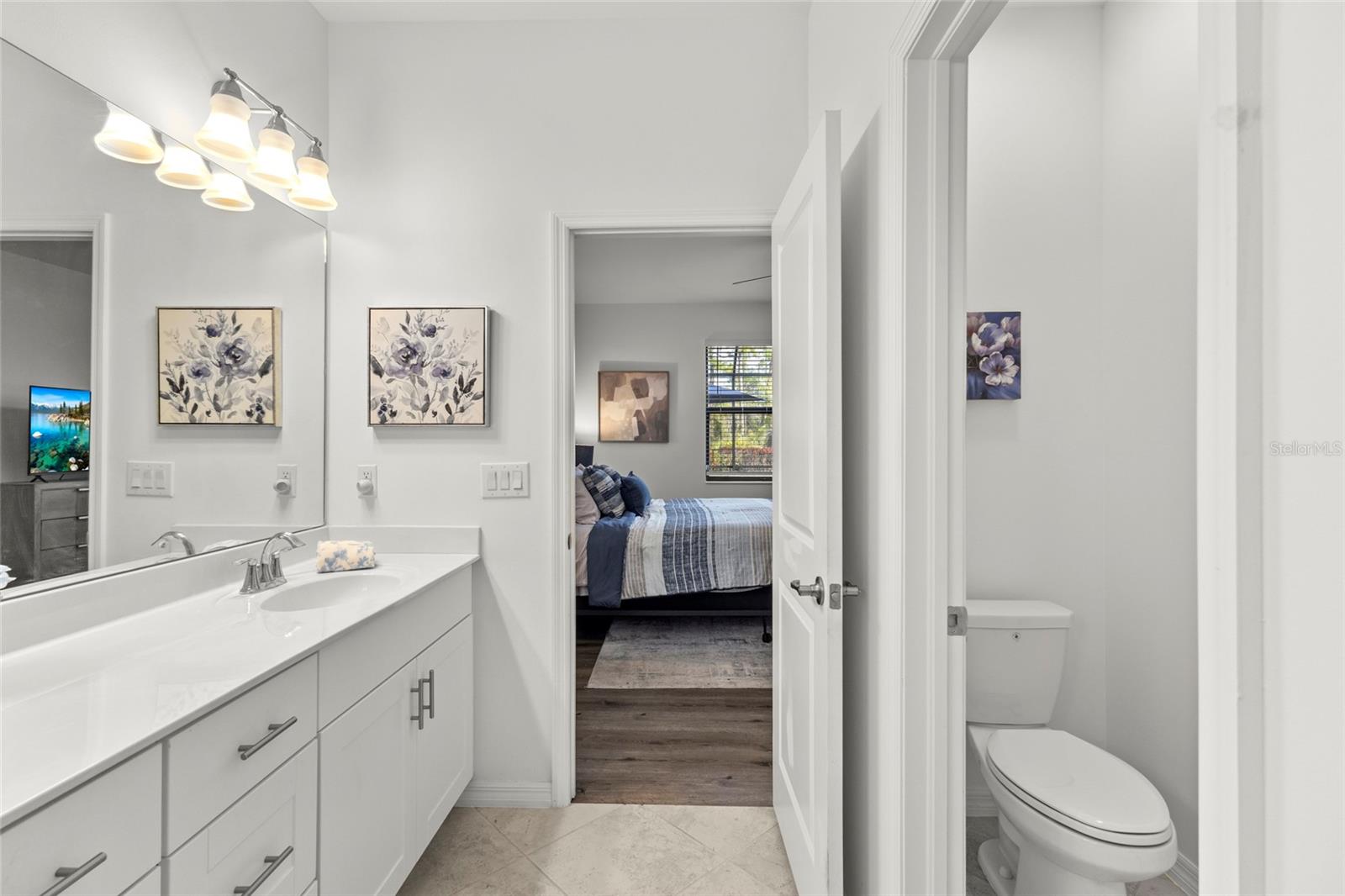 Image 29 of 41 For 15944 Honey Suckle Street