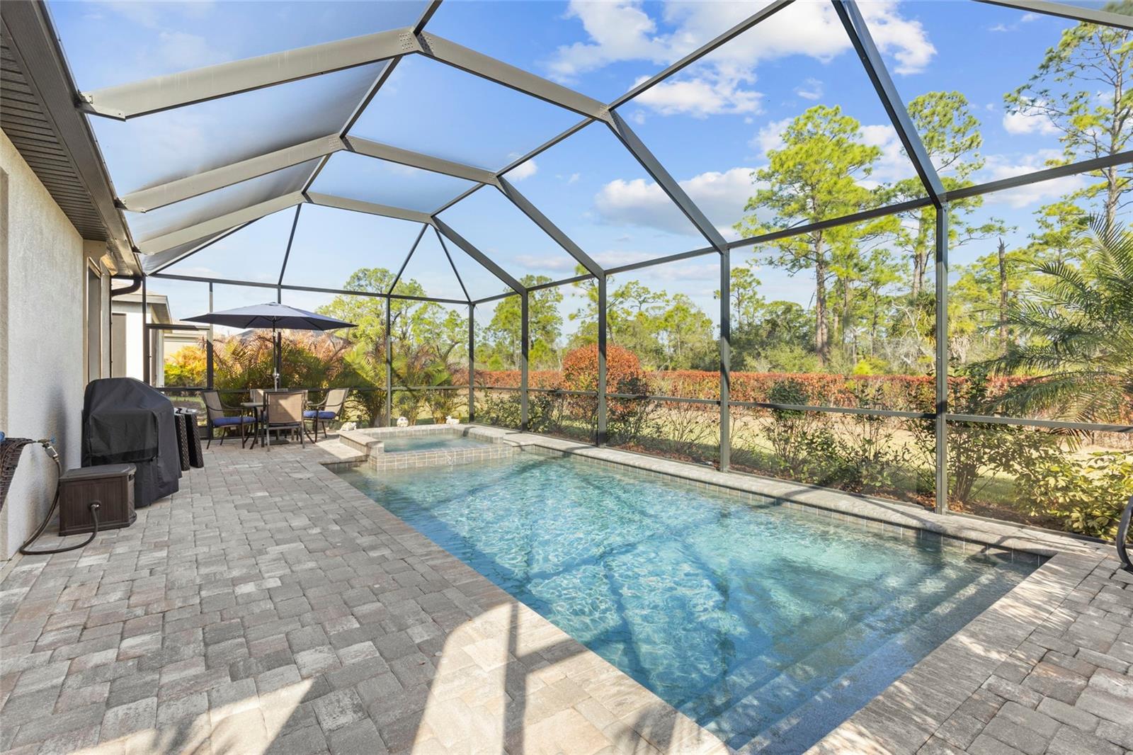 Image 31 of 41 For 15944 Honey Suckle Street