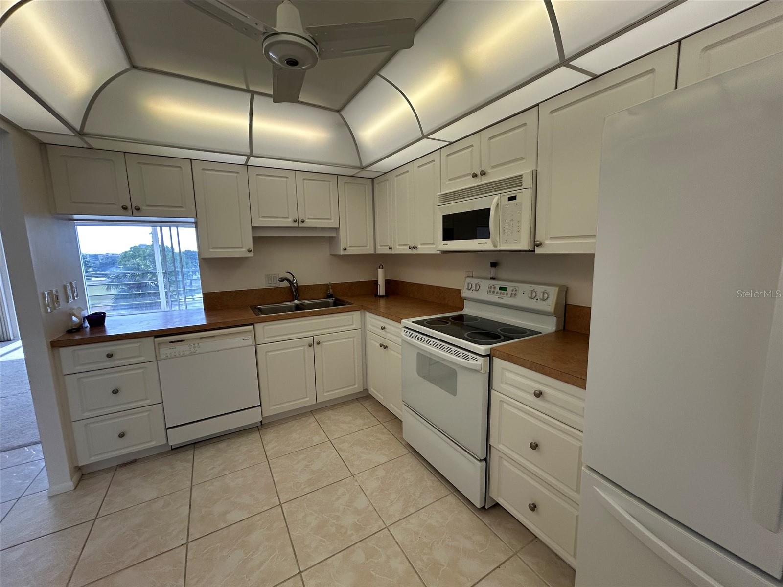 Image 3 of 15 For 4080 Ironwood Circle 402c