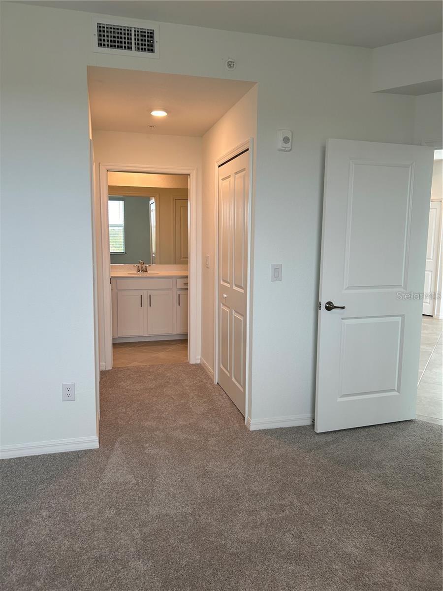 Image 11 of 53 For 12180 Wellen Golf Street 201