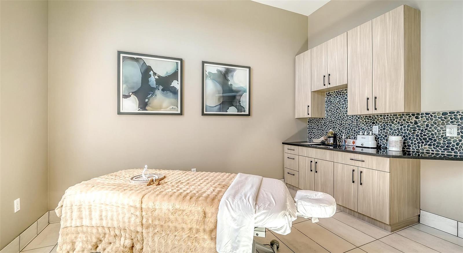 Image 39 of 53 For 12180 Wellen Golf Street 201