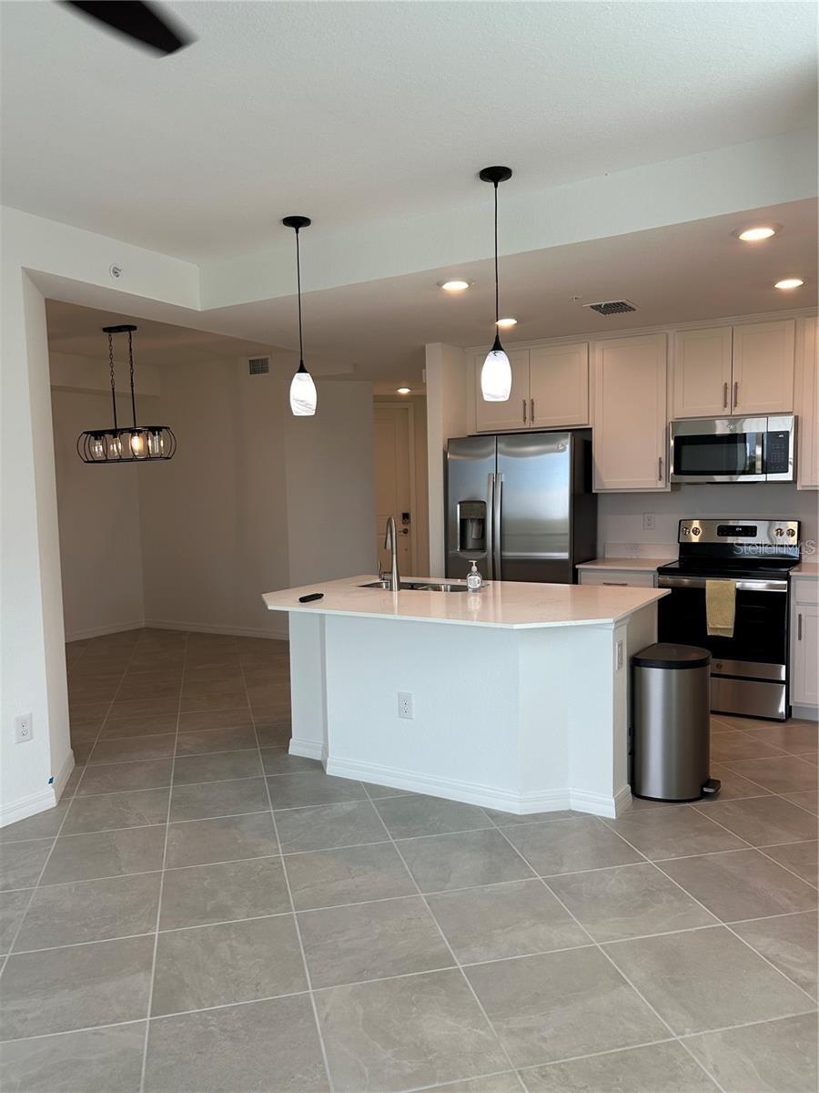 Image 4 of 53 For 12180 Wellen Golf Street 201