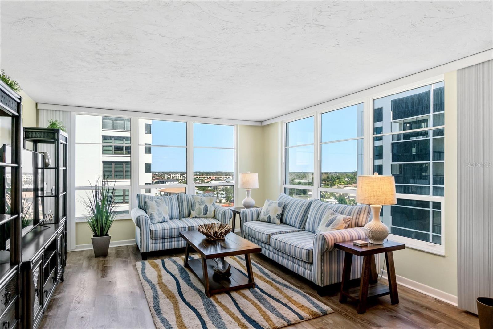 Image 15 of 43 For 631 Alhambra Road 801