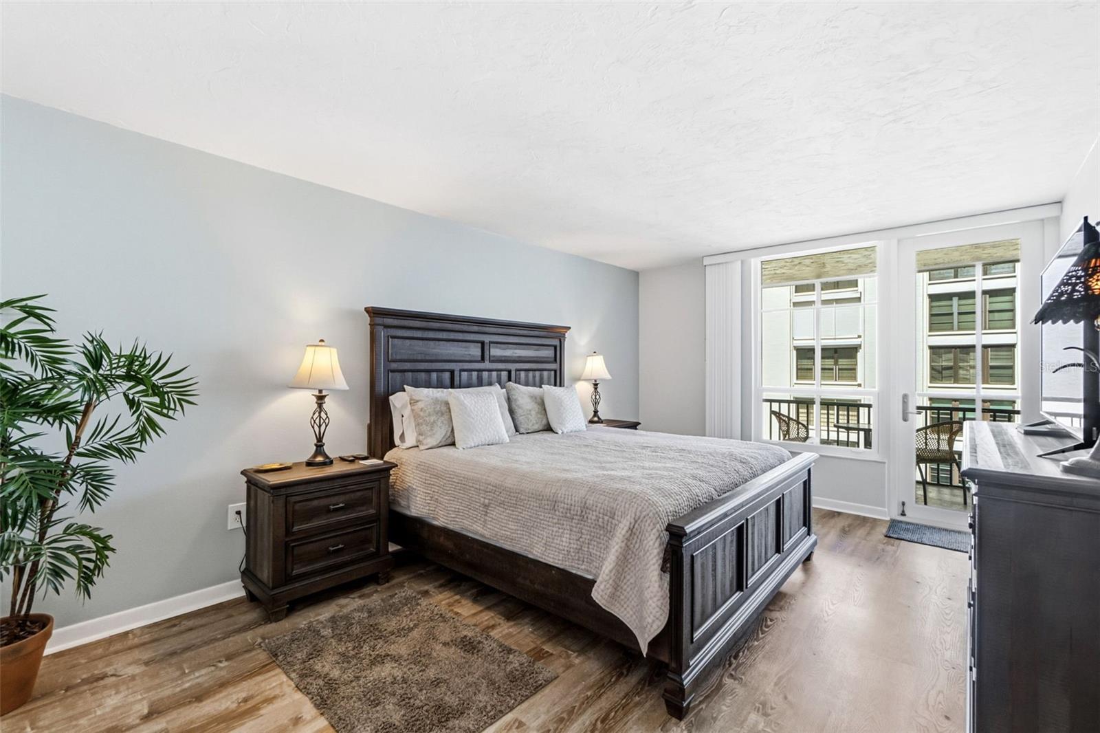 Image 18 of 43 For 631 Alhambra Road 801