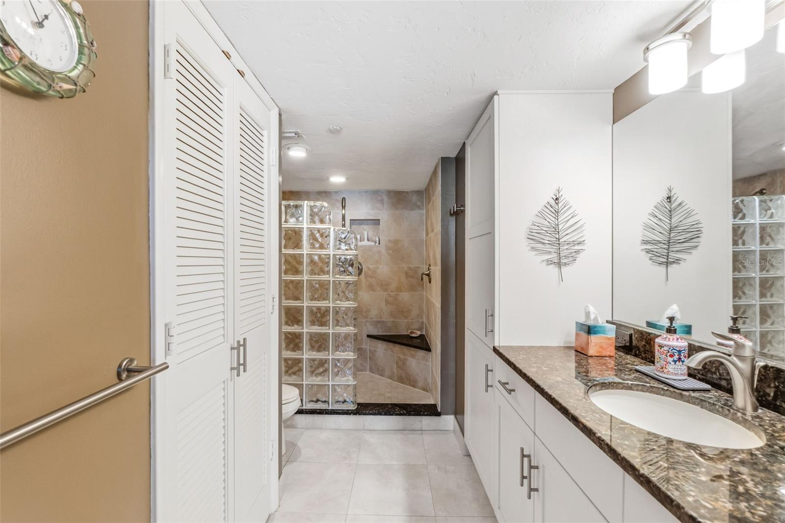 Image 24 of 43 For 631 Alhambra Road 801