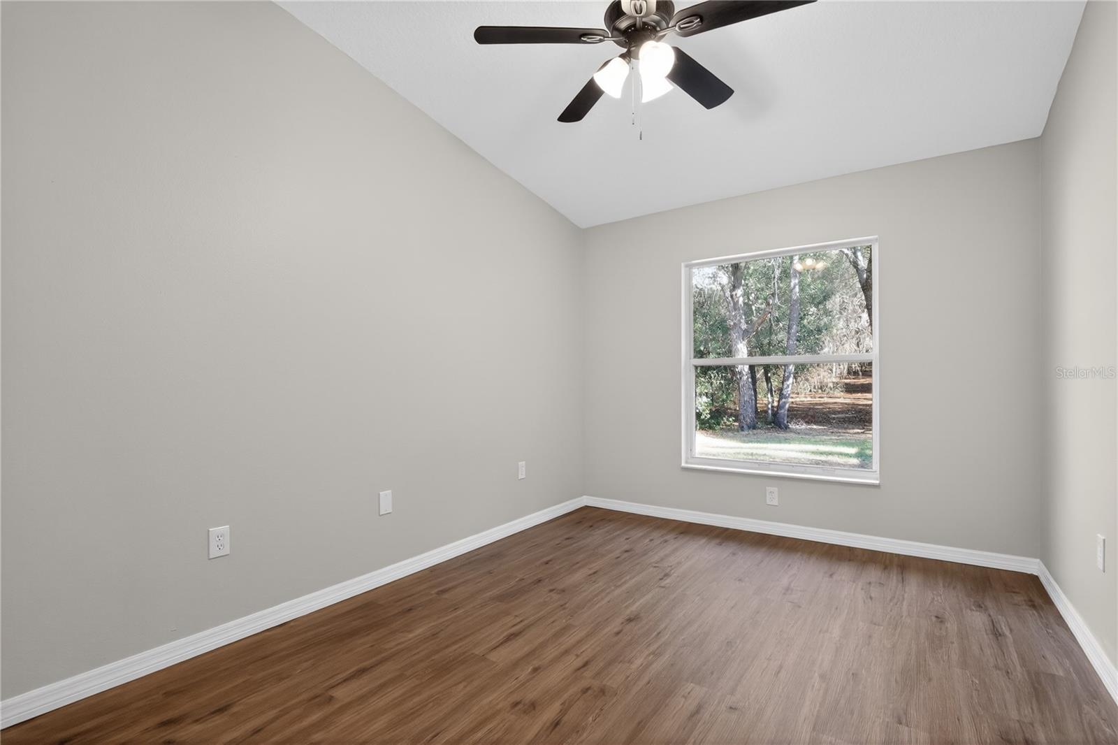 Image 17 of 33 For 1139 Mckinley Street