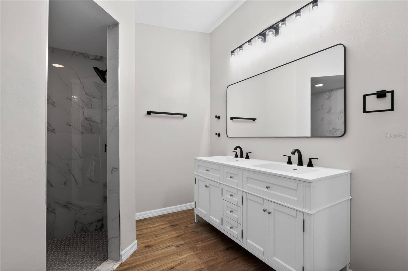 Image 18 of 33 For 1139 Mckinley Street