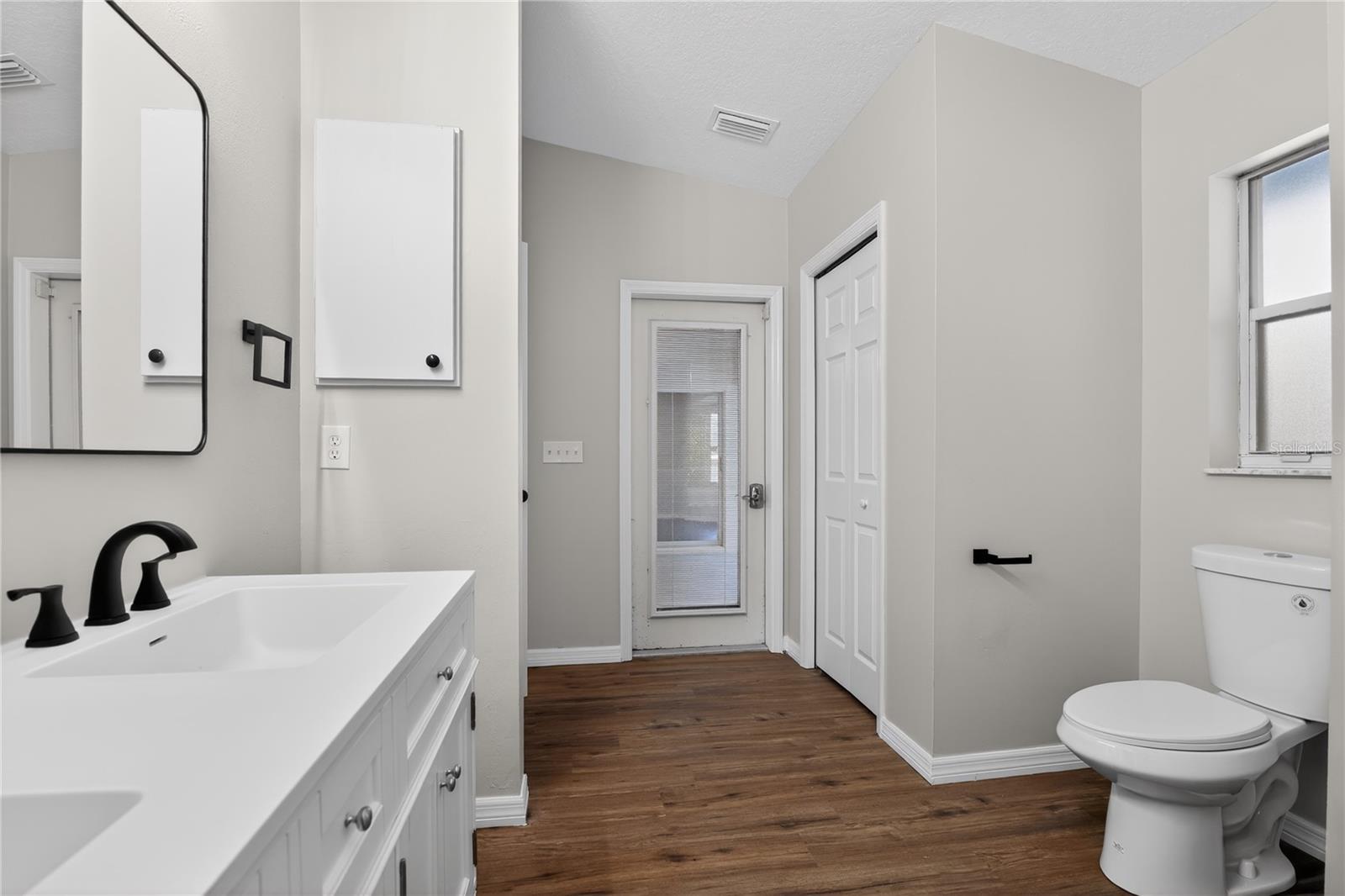 Image 19 of 33 For 1139 Mckinley Street