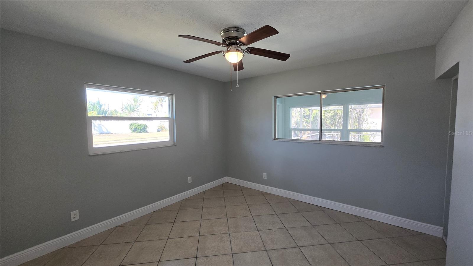 Image 12 of 32 For 2001 Saint George Drive