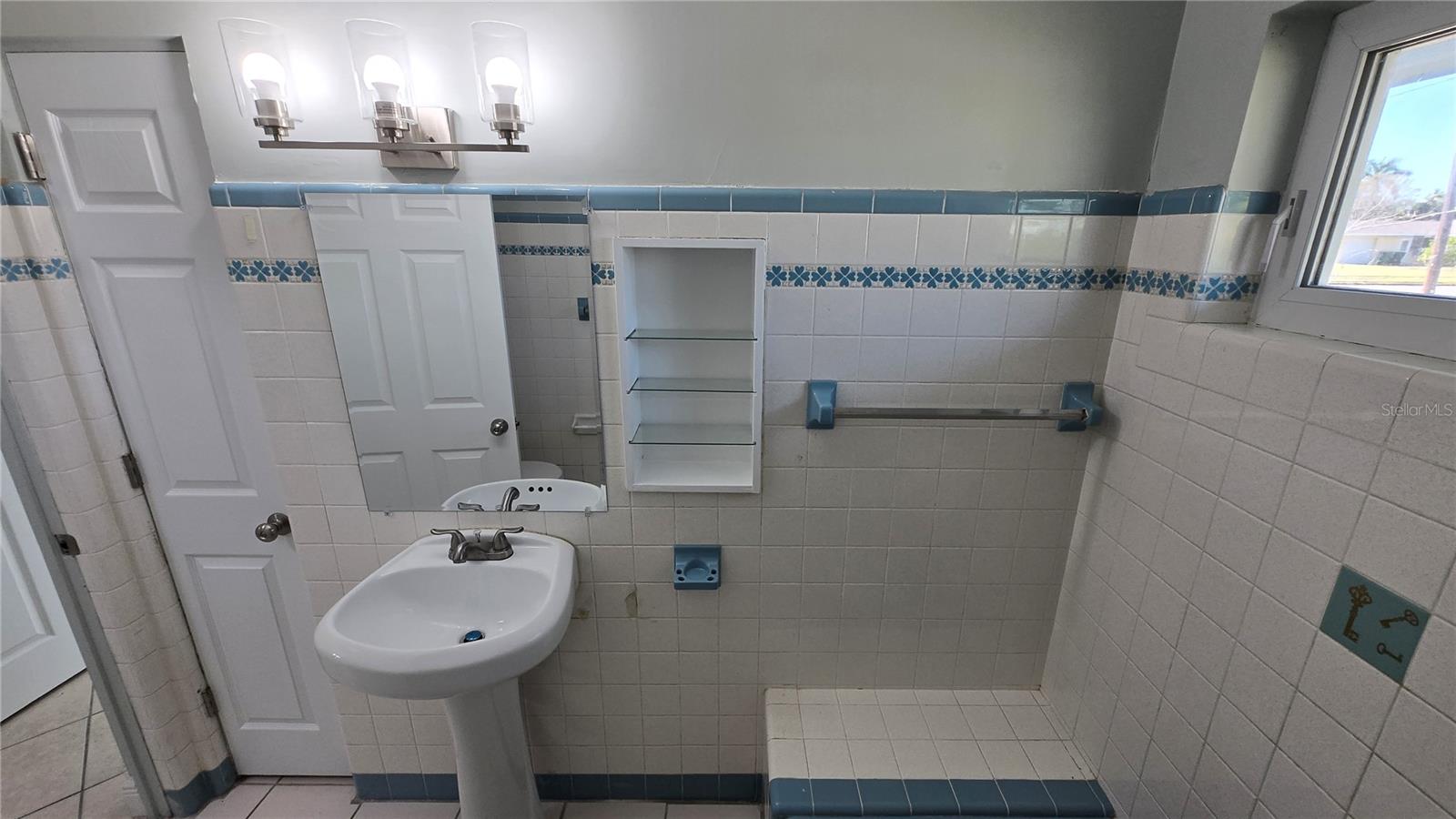 Image 14 of 32 For 2001 Saint George Drive