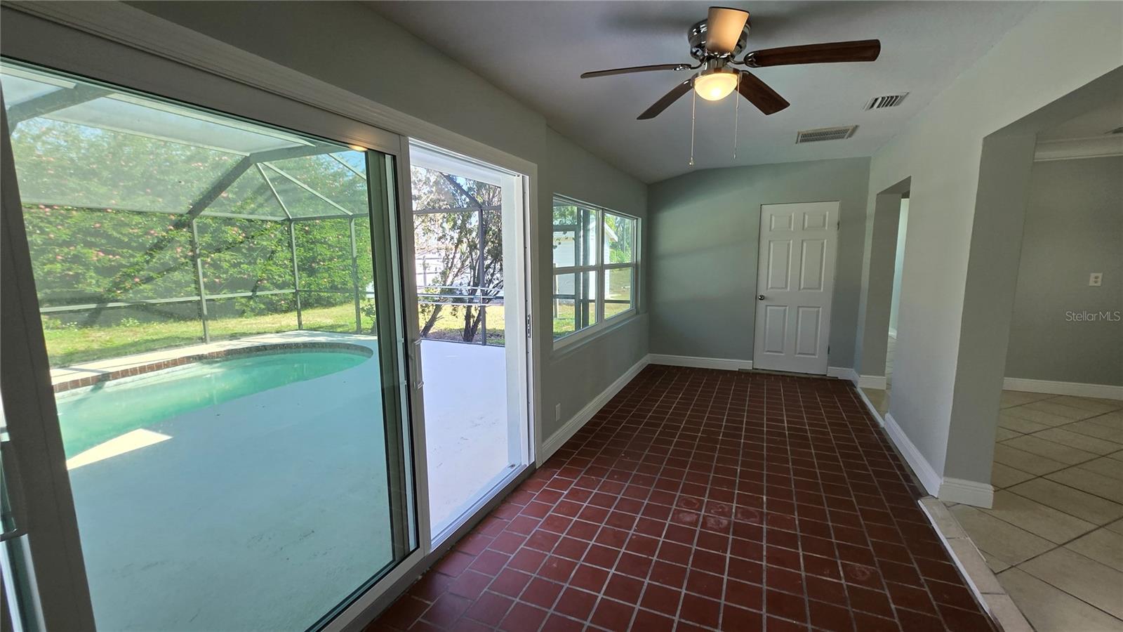 Image 27 of 32 For 2001 Saint George Drive